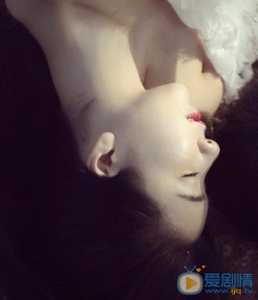 贝枭雄绿色写真 贝枭雄高清写真_贝枭雄高清剧照