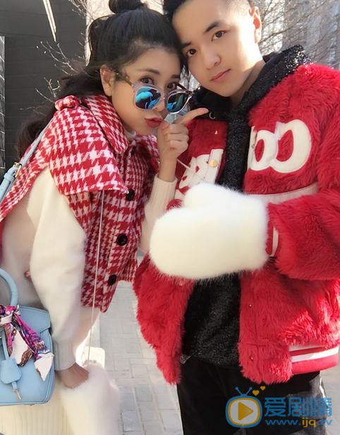 贝枭雄与人合照 贝枭雄高清写真_贝枭雄高清剧照