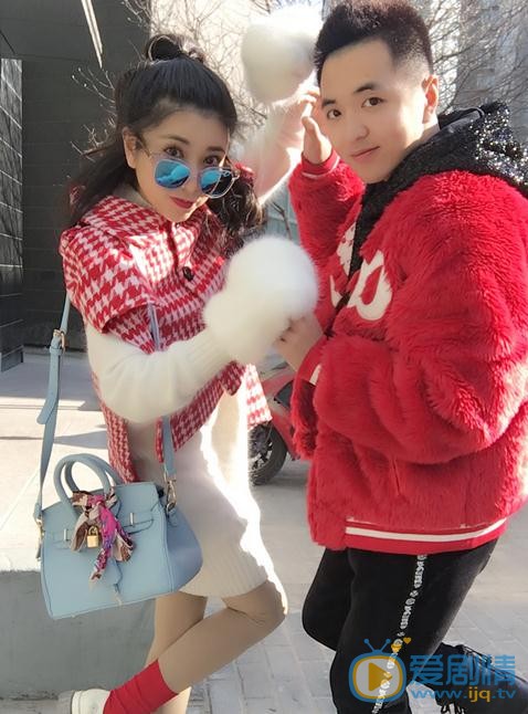 贝枭雄与人合照 贝枭雄高清写真_贝枭雄高清剧照