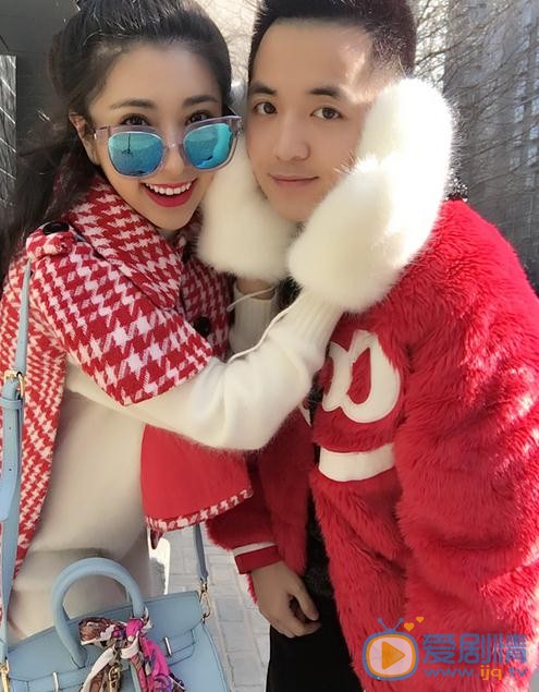 贝枭雄与人合照 贝枭雄高清写真_贝枭雄高清剧照