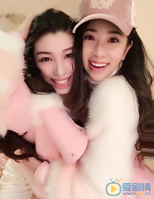 贝枭雄与人合照 贝枭雄高清写真_贝枭雄高清剧照