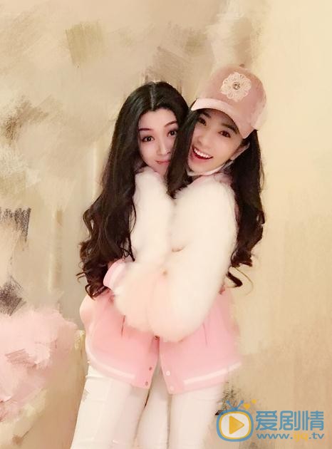 贝枭雄与人合照 贝枭雄高清写真_贝枭雄高清剧照