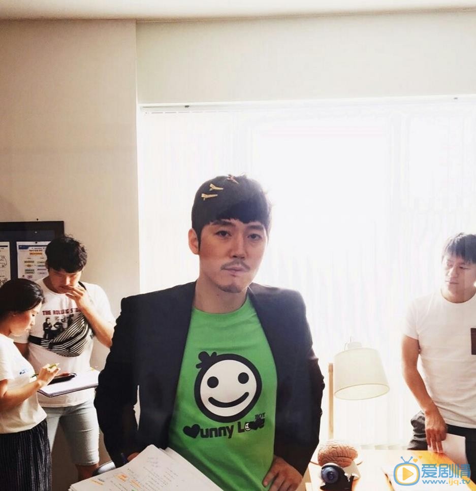 张赫片场照 张赫高清写真_张赫高清剧照