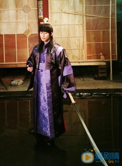 张赫片场照 张赫高清写真_张赫高清剧照