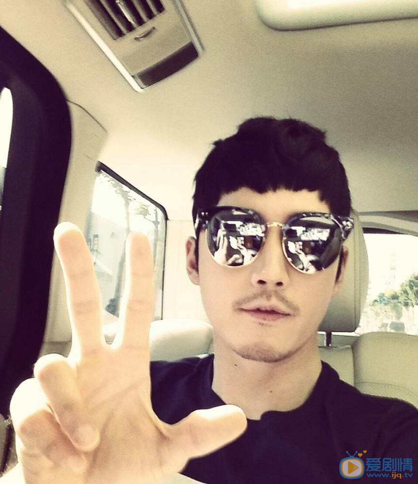 张赫自拍照 张赫高清写真_张赫高清剧照