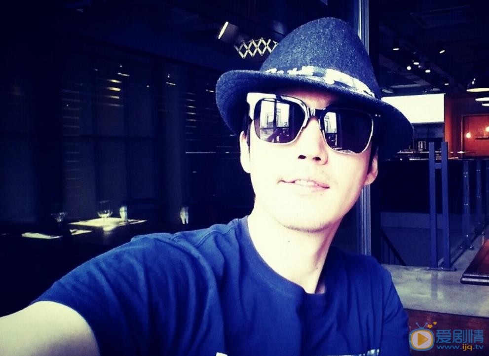 张赫自拍照 张赫高清写真_张赫高清剧照