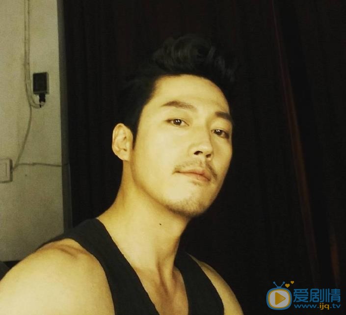 张赫自拍照 张赫高清写真_张赫高清剧照