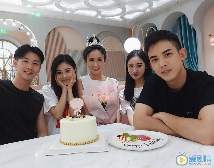蔡振廷与他人和照 蔡振廷高清写真_蔡振廷高清剧照