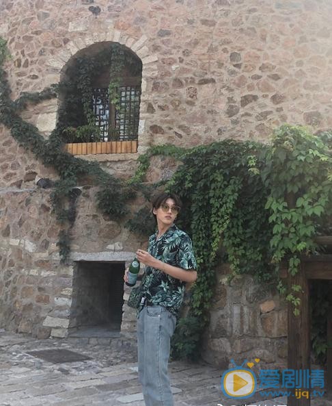 师铭泽旅游照 师铭泽高清写真_师铭泽高清剧照