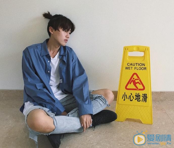 师铭泽生活照 师铭泽高清写真_师铭泽高清剧照