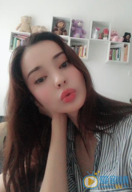 维妮自拍照 维妮高清写真_维妮高清剧照