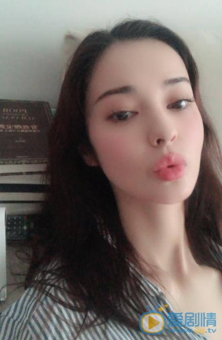 维妮自拍照 维妮高清写真_维妮高清剧照