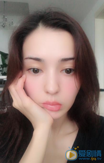 维妮自拍照 维妮高清写真_维妮高清剧照