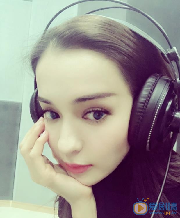 维妮自拍照 维妮高清写真_维妮高清剧照