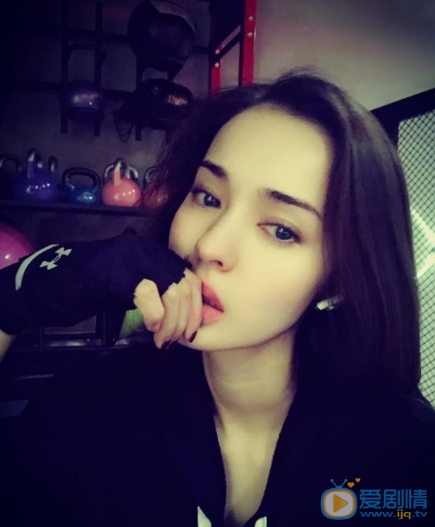 维妮自拍照 维妮高清写真_维妮高清剧照