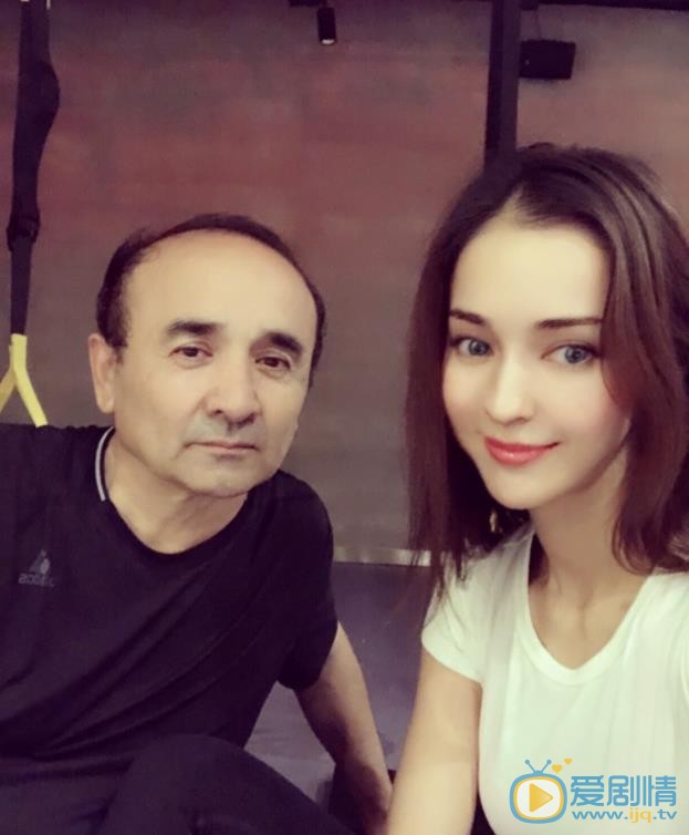 维妮与他人合照 维妮高清写真_维妮高清剧照