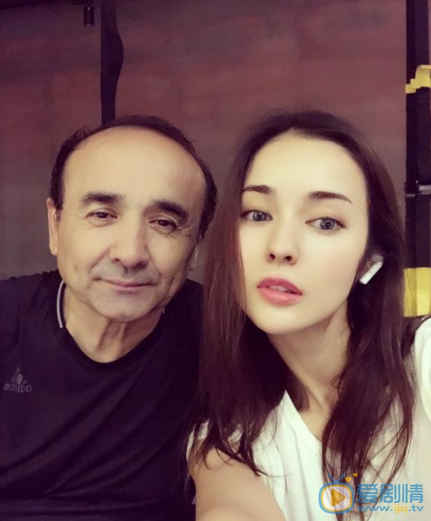 维妮与他人合照 维妮高清写真_维妮高清剧照