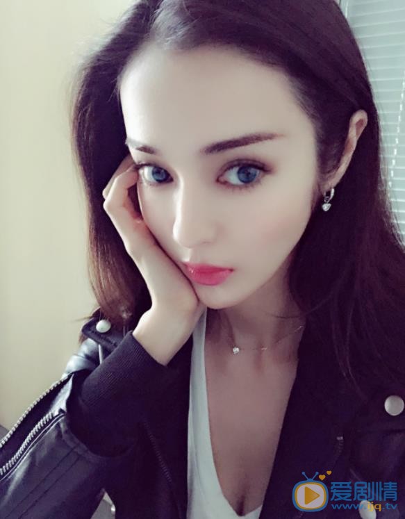 维妮自拍照 维妮高清写真_维妮高清剧照