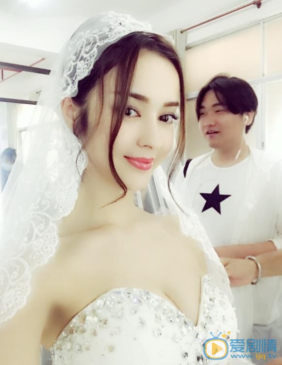 维妮与他人合照 维妮高清写真_维妮高清剧照