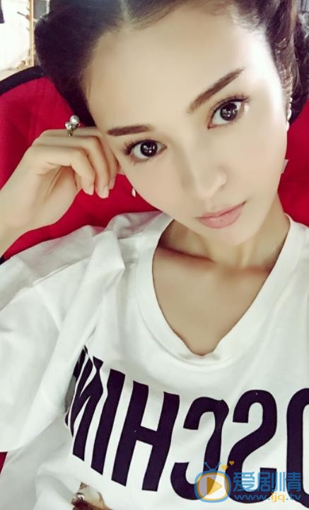维妮自拍照 维妮高清写真_维妮高清剧照