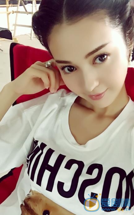 维妮自拍照 维妮高清写真_维妮高清剧照