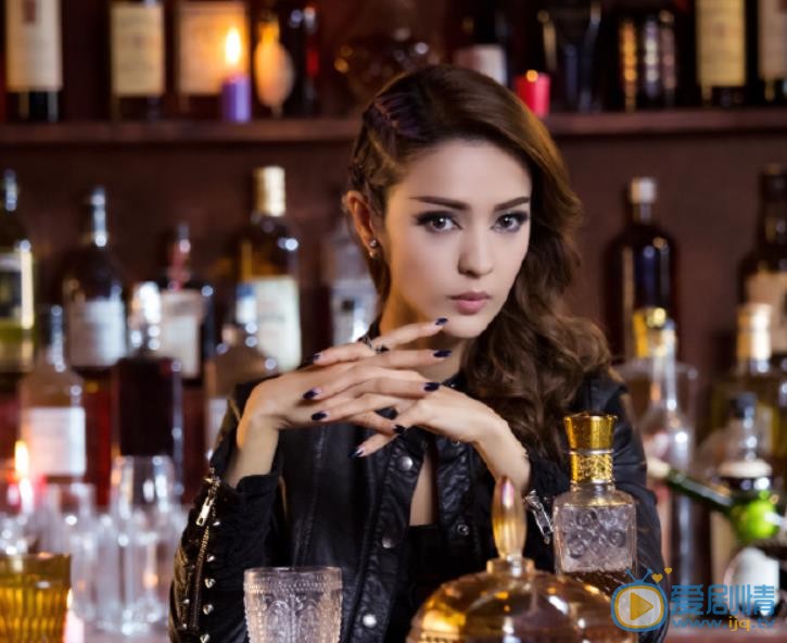 维妮《嗜血追凶》剧照 维妮高清写真_维妮高清剧照