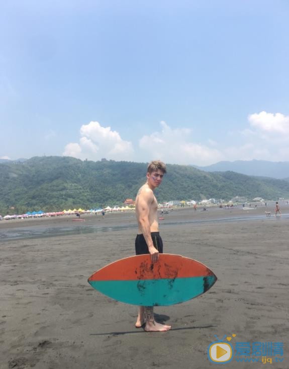 葛兆恩海滩照 葛兆恩高清写真_葛兆恩高清剧照