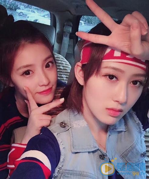 张新洁与人合照 张新洁高清写真_张新洁高清剧照