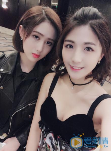 张新洁与人合照 张新洁高清写真_张新洁高清剧照