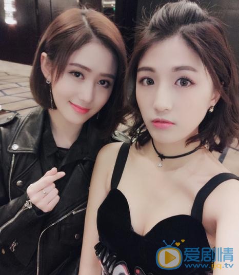 张新洁与人合照 张新洁高清写真_张新洁高清剧照