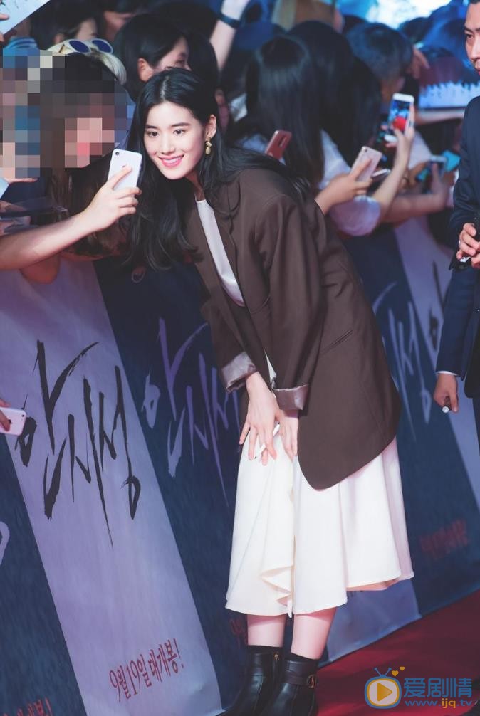 郑恩彩活动照 郑恩彩高清写真_郑恩彩高清剧照