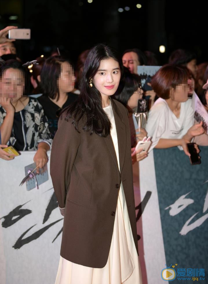 郑恩彩活动照 郑恩彩高清写真_郑恩彩高清剧照