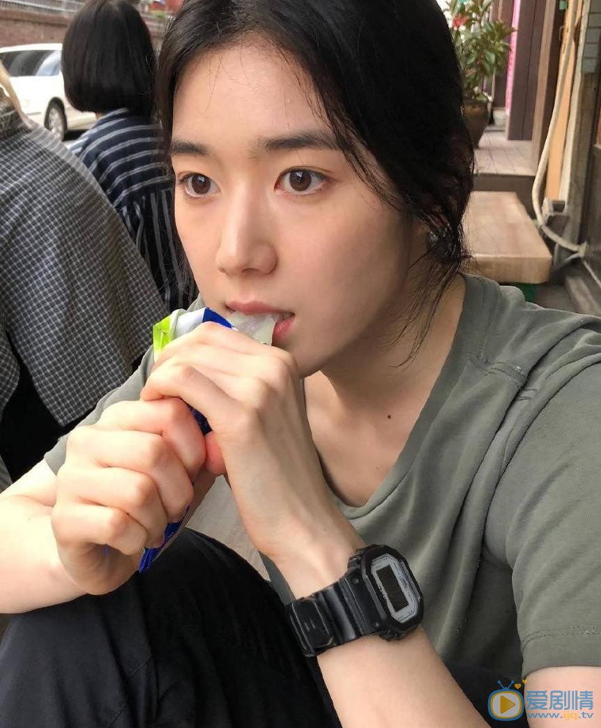 郑恩彩生活照 郑恩彩高清写真_郑恩彩高清剧照