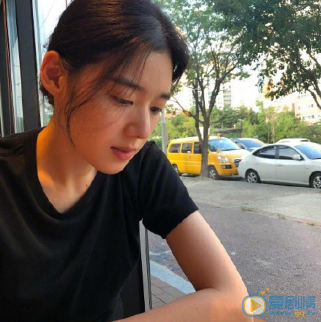 郑恩彩生活照 郑恩彩高清写真_郑恩彩高清剧照