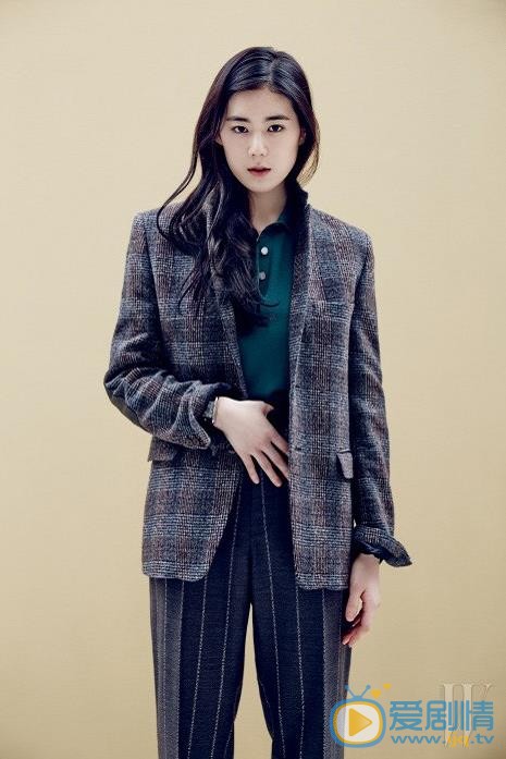 郑恩彩时尚杂志写真 郑恩彩高清写真_郑恩彩高清剧照