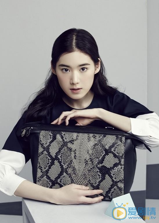 郑恩彩时尚杂志写真 郑恩彩高清写真_郑恩彩高清剧照