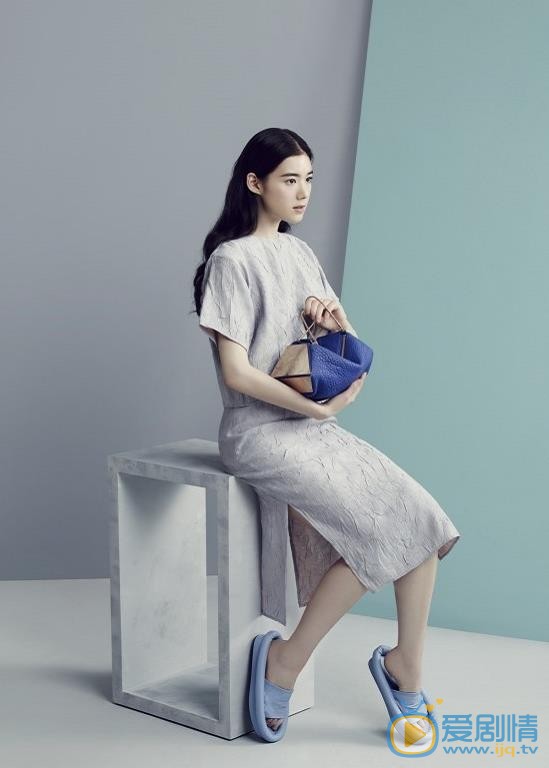 郑恩彩时尚杂志写真 郑恩彩高清写真_郑恩彩高清剧照