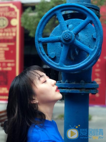 王亦然街拍写真 王亦然高清写真_王亦然高清剧照