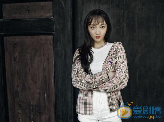 王亦然街拍写真 王亦然高清写真_王亦然高清剧照