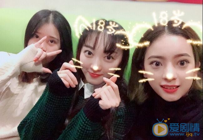 王亦然与人合照 王亦然高清写真_王亦然高清剧照
