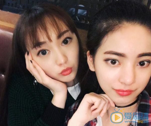 王亦然与人合照 王亦然高清写真_王亦然高清剧照