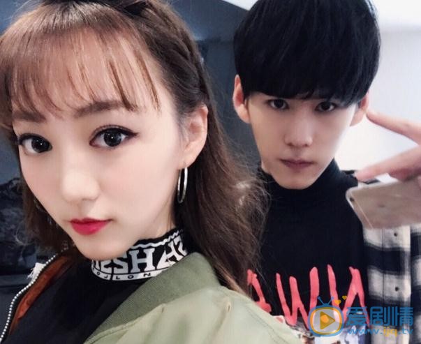 王亦然与人合照 王亦然高清写真_王亦然高清剧照