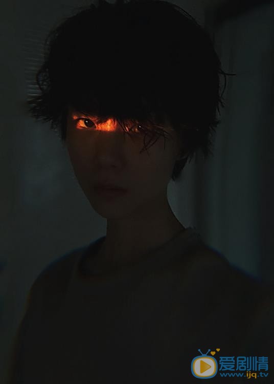 张婉清自拍照 张婉清高清写真_张婉清高清剧照