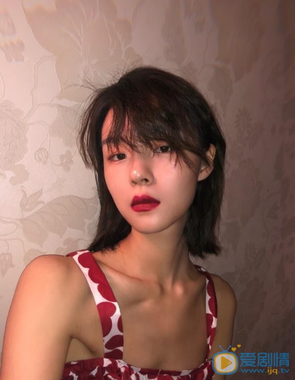张婉清气质写真 张婉清高清写真_张婉清高清剧照
