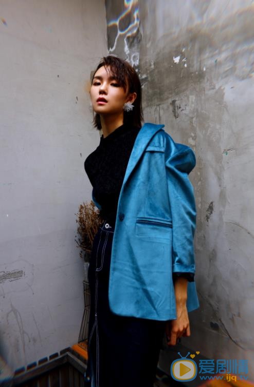 张婉清私房写真 张婉清高清写真_张婉清高清剧照