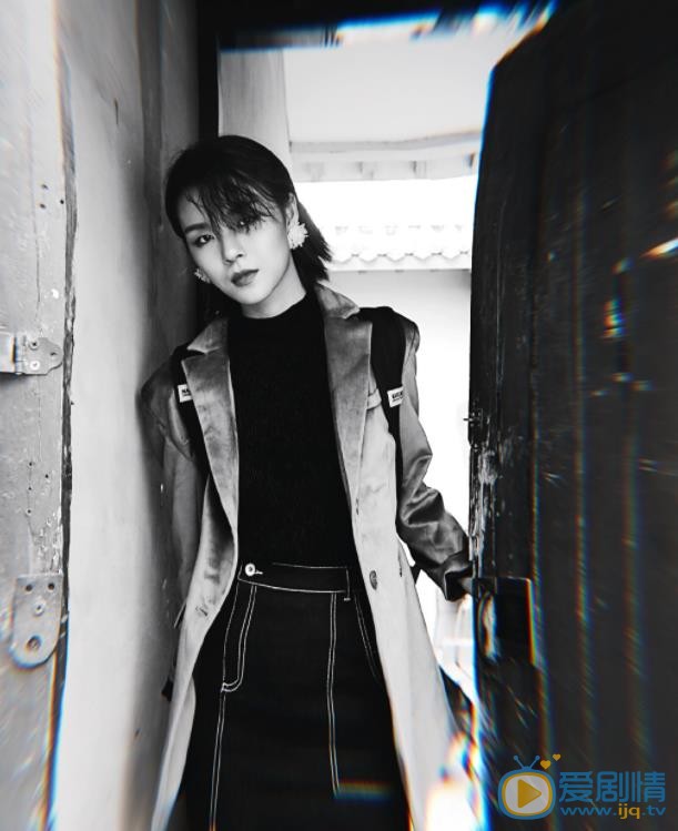 张婉清私房写真 张婉清高清写真_张婉清高清剧照