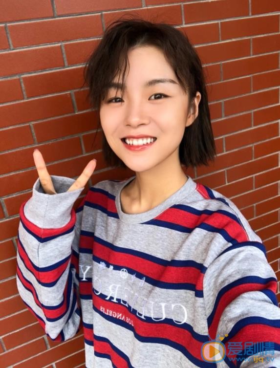 张婉清自拍照 张婉清高清写真_张婉清高清剧照