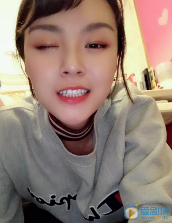 张婉清自拍照 张婉清高清写真_张婉清高清剧照