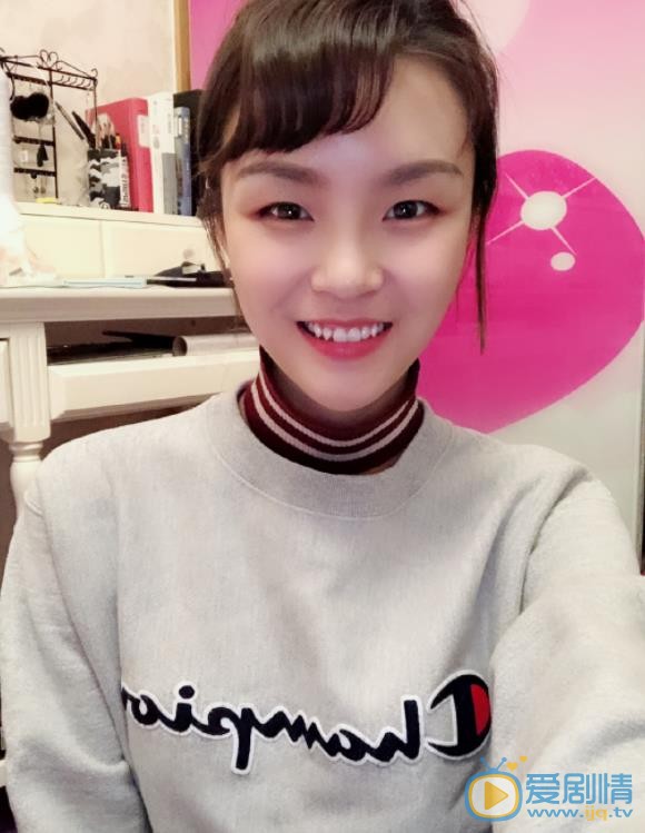 张婉清自拍照 张婉清高清写真_张婉清高清剧照