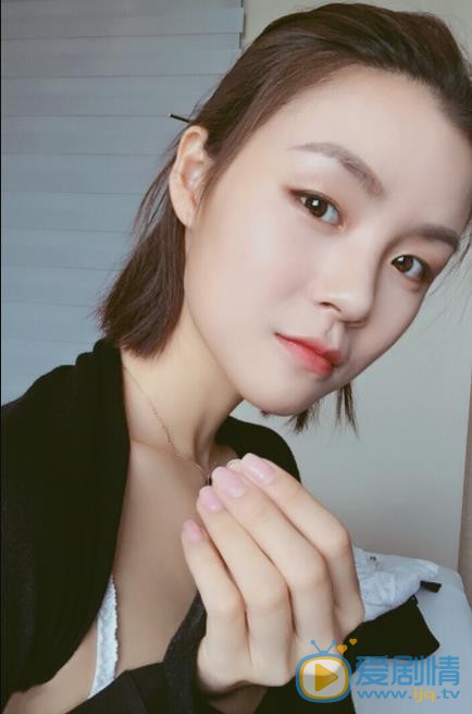 张婉清自拍照 张婉清高清写真_张婉清高清剧照